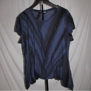 Simply Vera Vera Wang Navy and Black Blouse